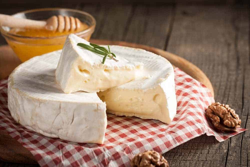 Người gầy nên ăn gì? Phô mai