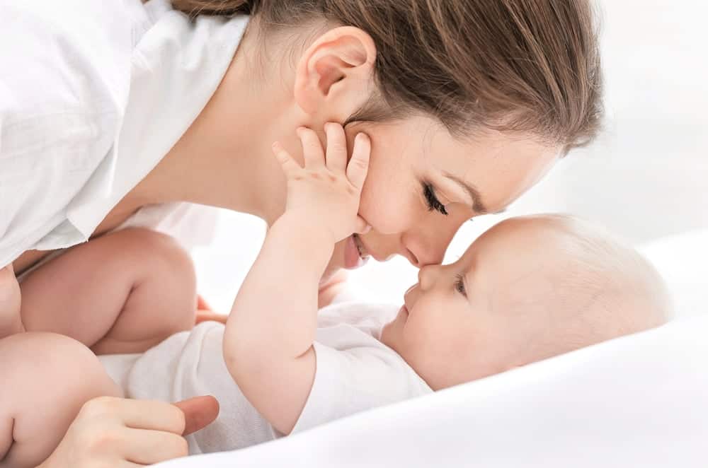 mẹo chữa nấc cụt cho trẻ sơ sinh