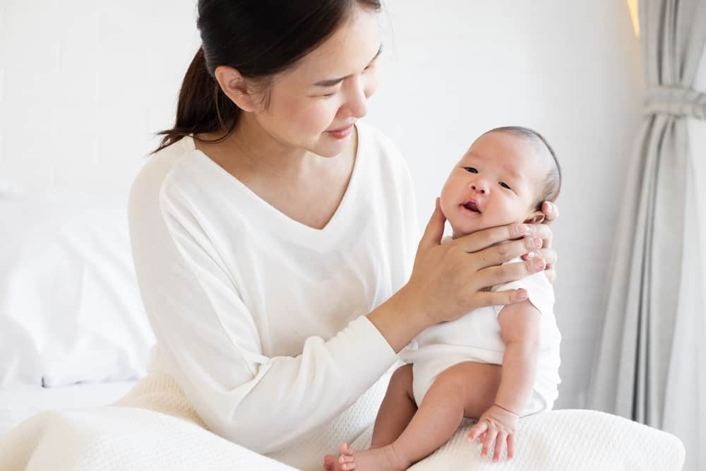mẹo chữa nấc cụt cho trẻ sơ sinh