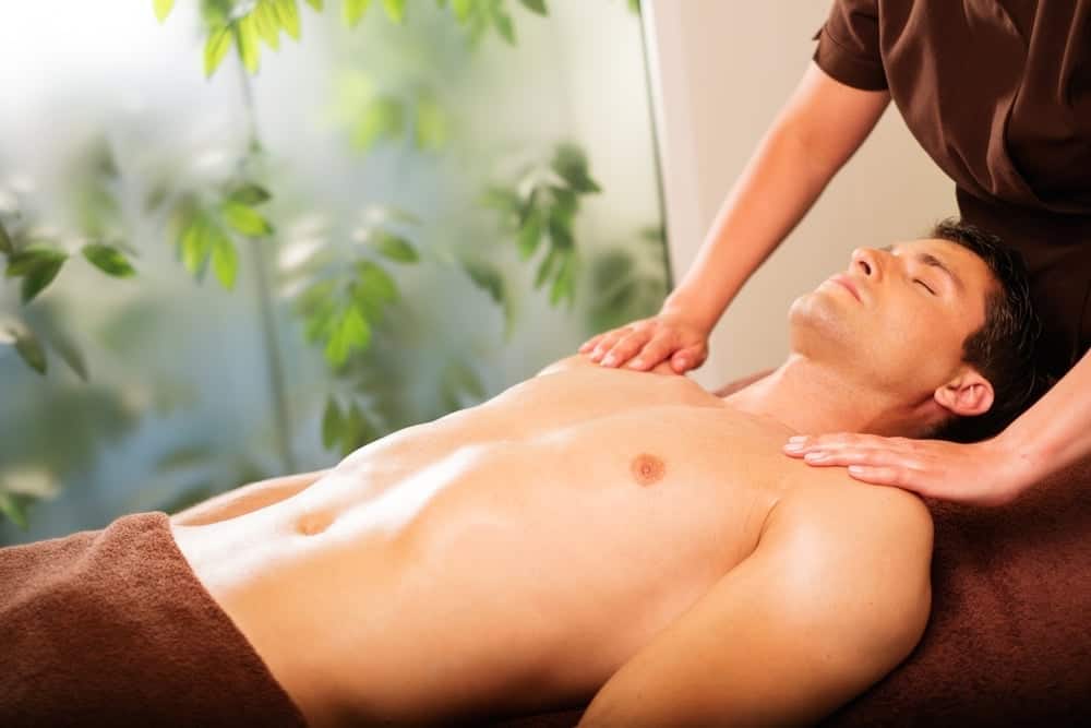 Hướng dẫn chi tiết 4 bí quyết trong cách massage dương vật